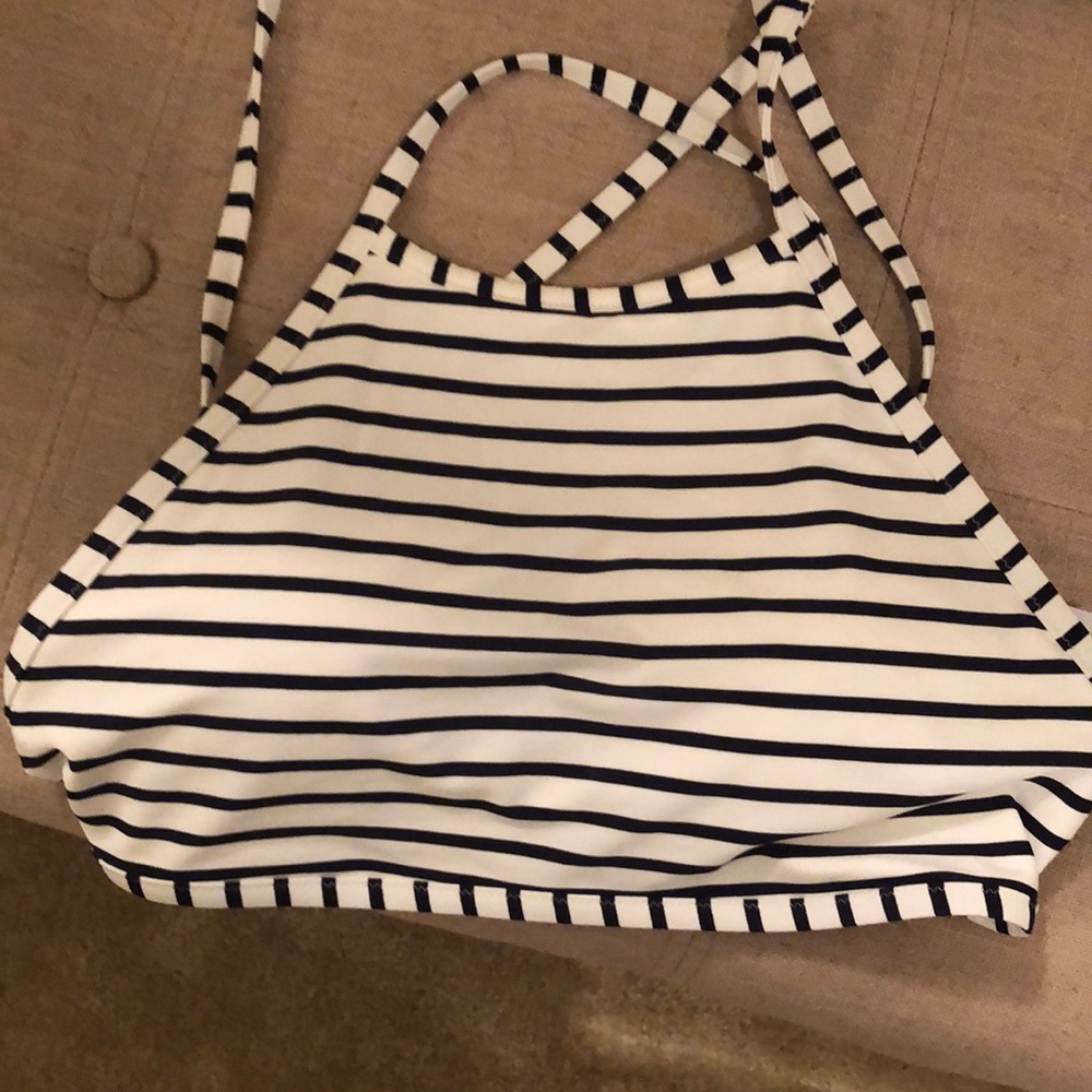 NWT Aerie bikini top size large